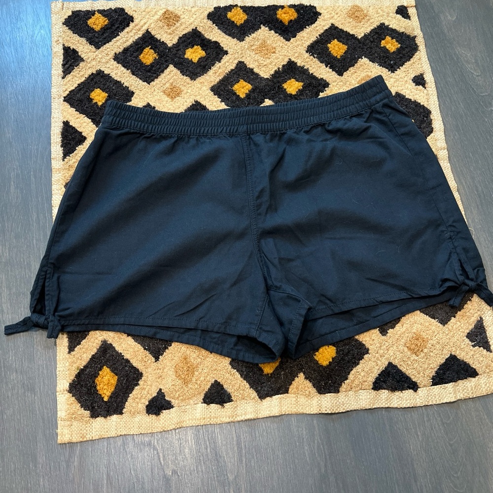 Madewell Women’s elastic-waist shorts Size Large Black